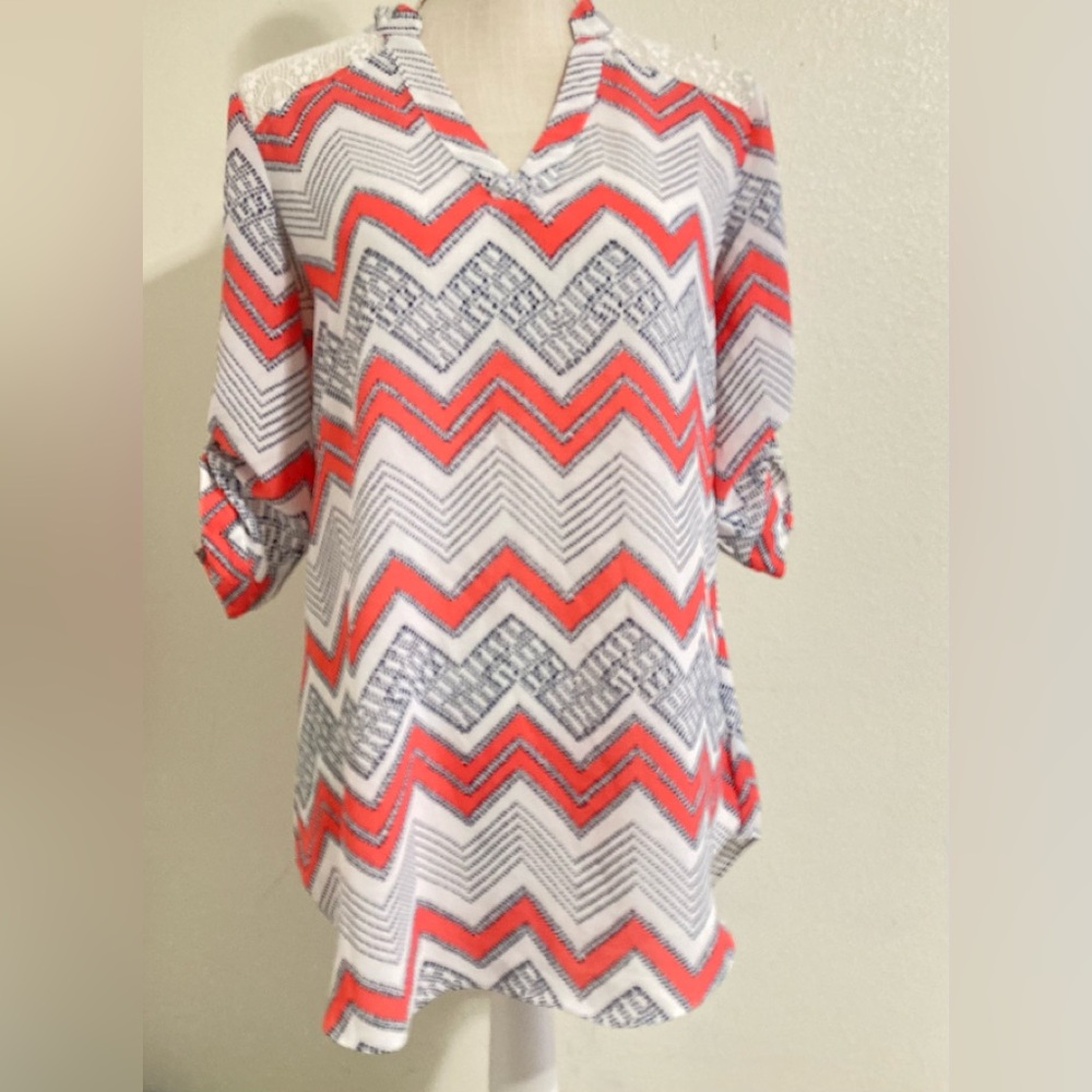 iZ BYER - Womens V-Neck 3/4 Open Ruffle Sleeve Blouse - Size M - EUC